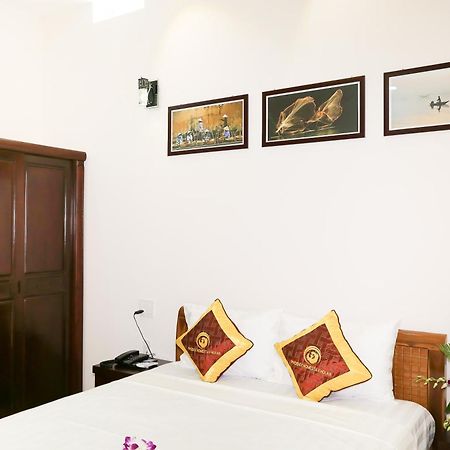 Phoenix Homestay Хойан Экстерьер фото
