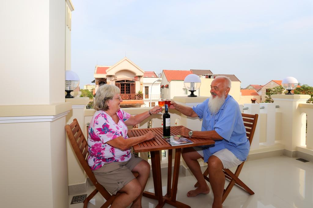 Phoenix Homestay Хойан Экстерьер фото