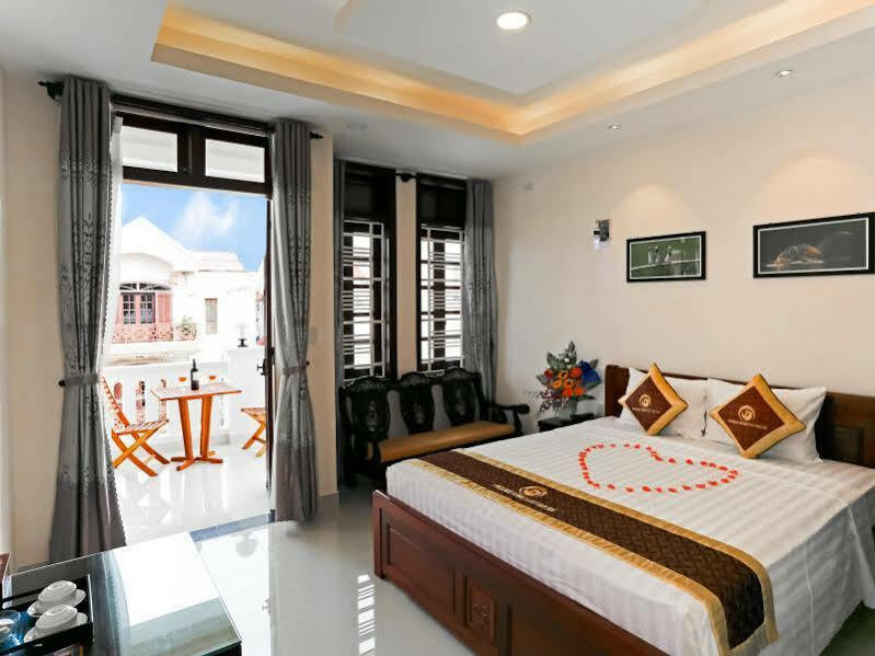 Phoenix Homestay Хойан Экстерьер фото