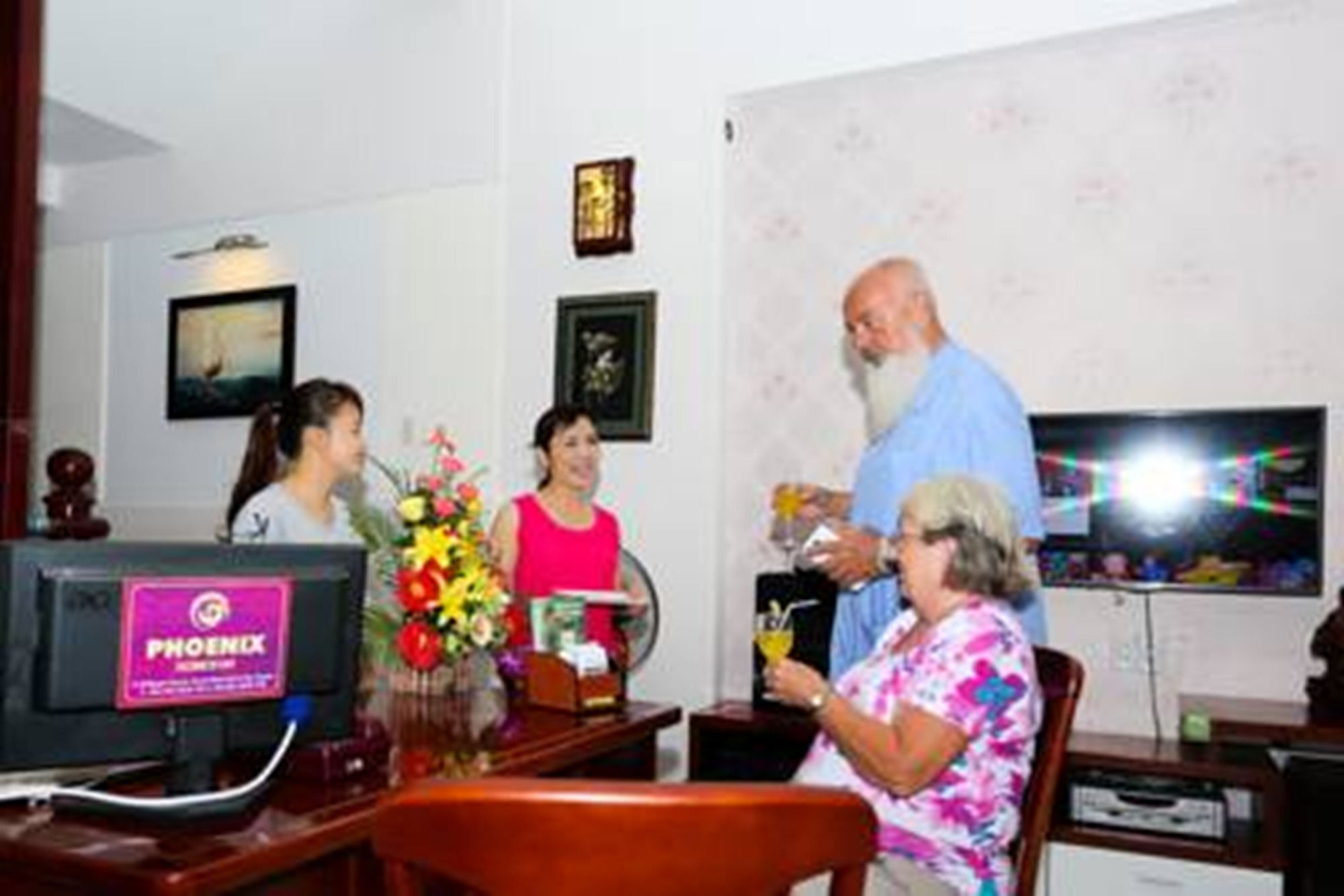Phoenix Homestay Хойан Экстерьер фото