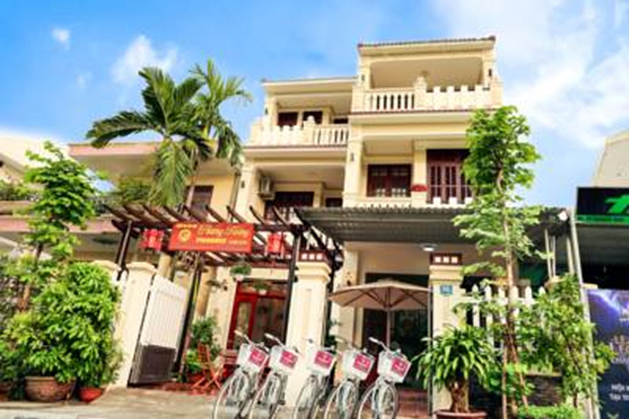 Phoenix Homestay Хойан Экстерьер фото