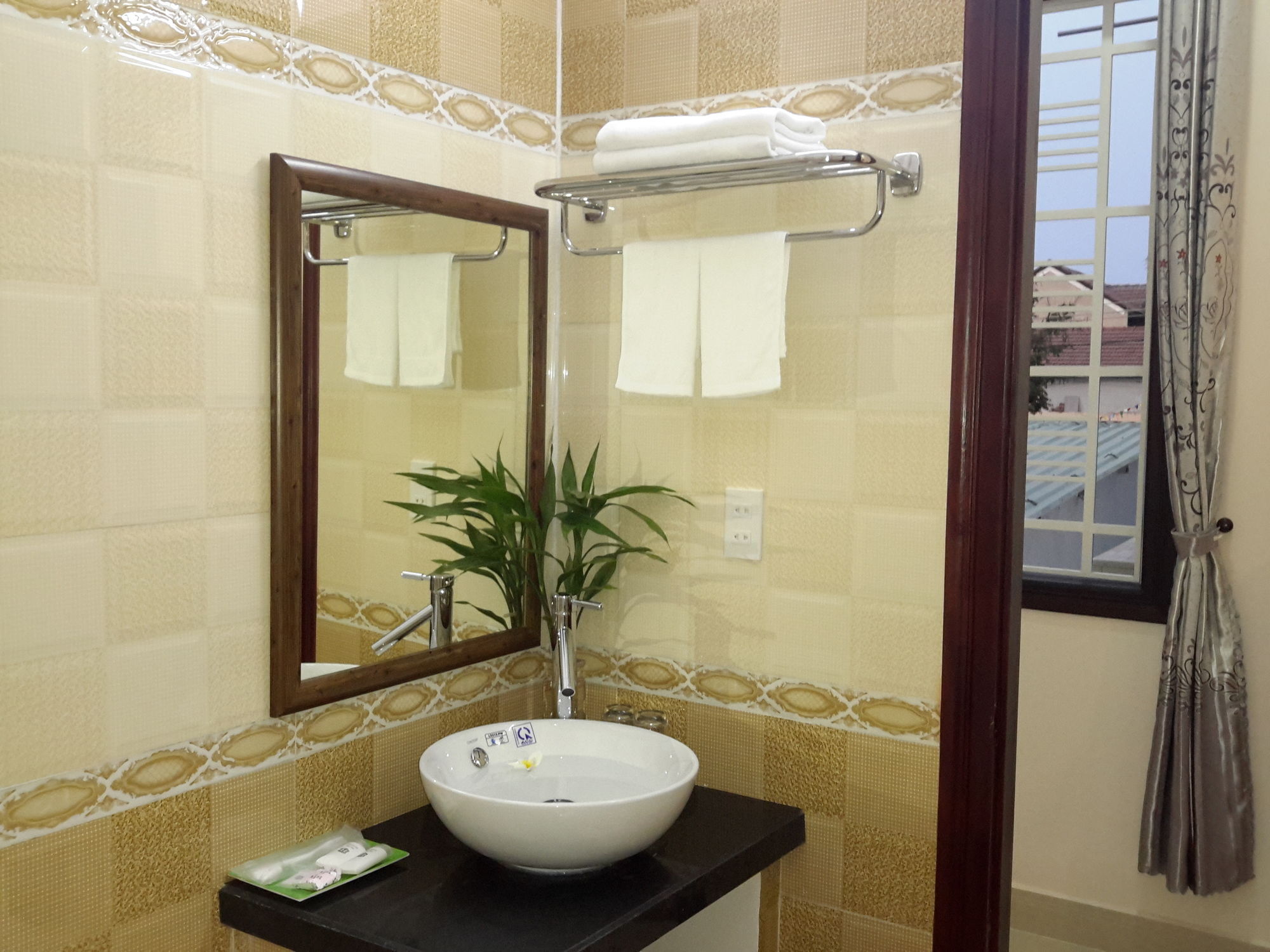 Phoenix Homestay Хойан Экстерьер фото