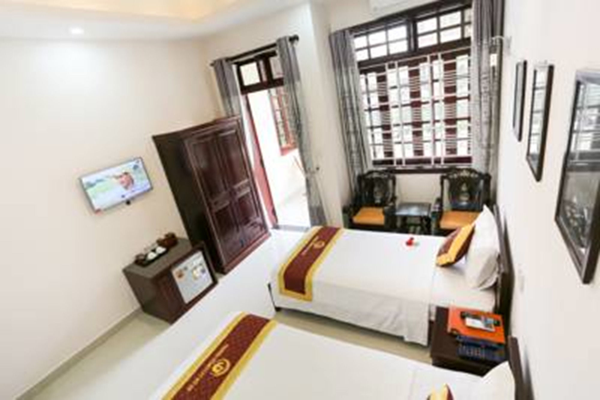 Phoenix Homestay Хойан Экстерьер фото